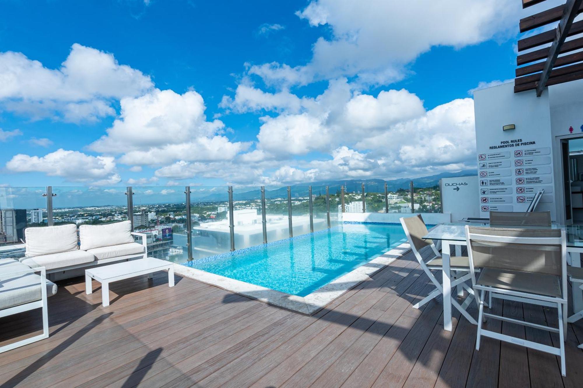 Soha Suites Santiago Gem Rare Find 산티아고 데 로스 카바예로스 외부 사진