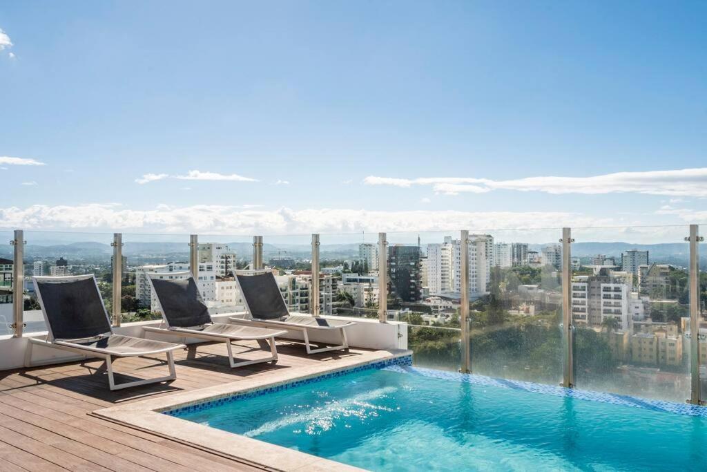 Soha Suites Santiago Gem Rare Find 산티아고 데 로스 카바예로스 외부 사진