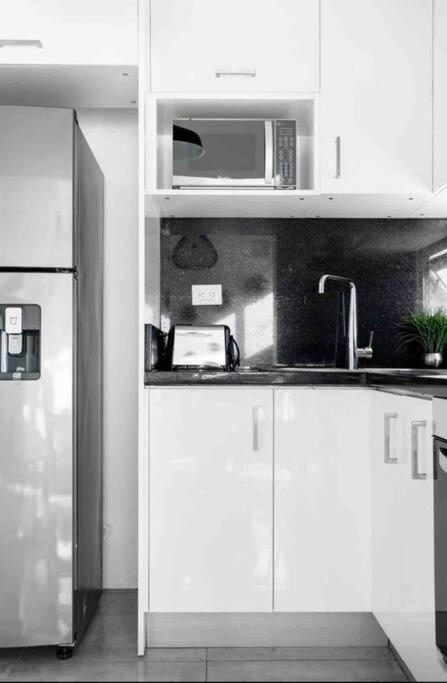 Soha Suites Santiago Gem Rare Find 산티아고 데 로스 카바예로스 외부 사진